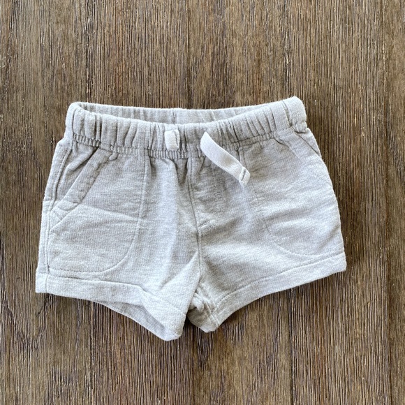 4/$20 Carter’s baby shorts 3 month - Picture 1 of 4